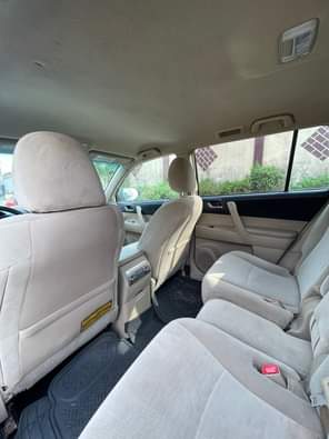 A picture of Toyota Highlander 012 Perfectly ok nothing to fix buy n