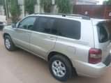 A picture of Extremely clean and Sharp 2005 Highlander 3 Seat Rows Everything