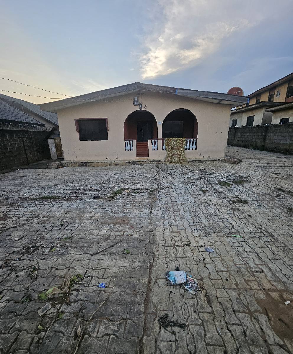 A picture of Building CELE BUS STOP ALONG ITAMAGA ROAD IKORODU LAGOS Price