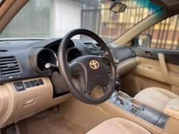 A picture of 08114560910 For more info contact Price drop Toyota Highlander First