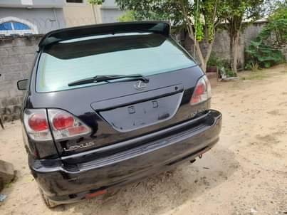 A picture of Lexus RX300 2003