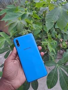 A picture of SAMSUNG A70