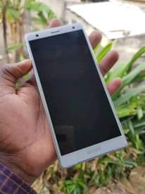 A picture of Sony xz2 gb 64 ram 4