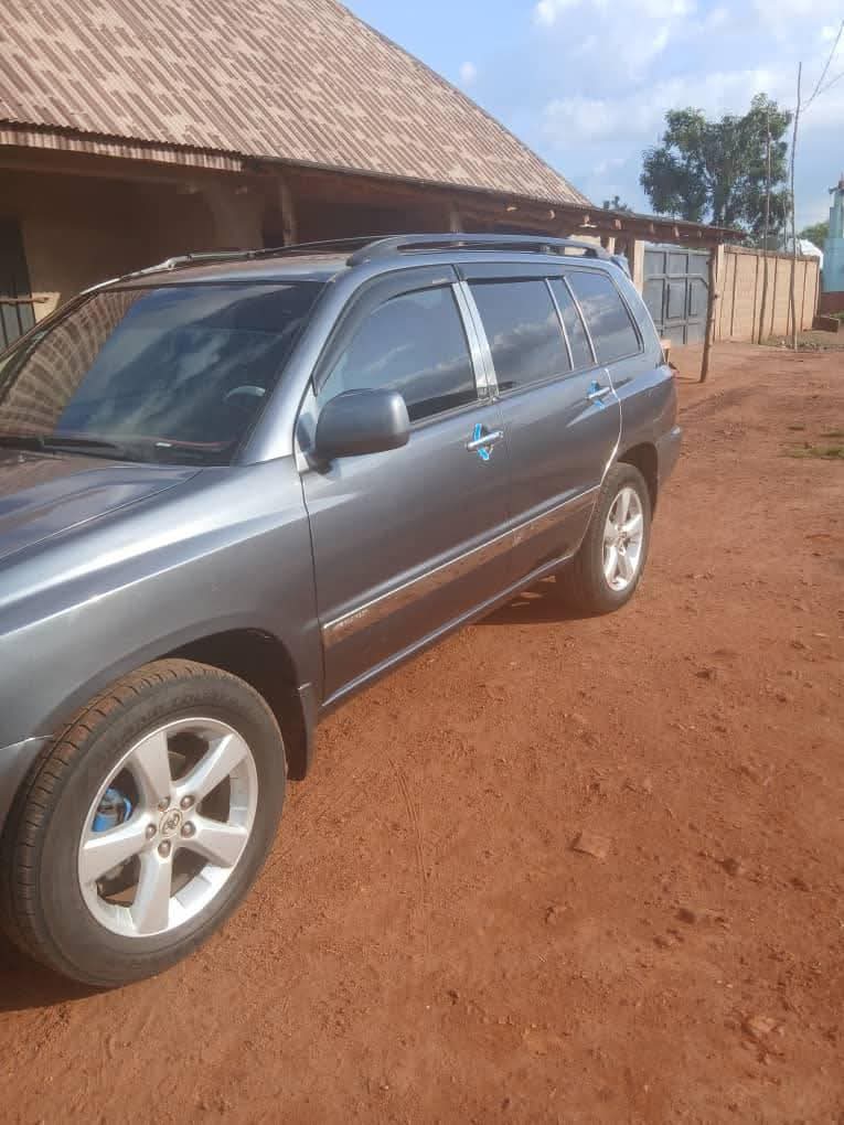 A picture of Toyota Highlander 07