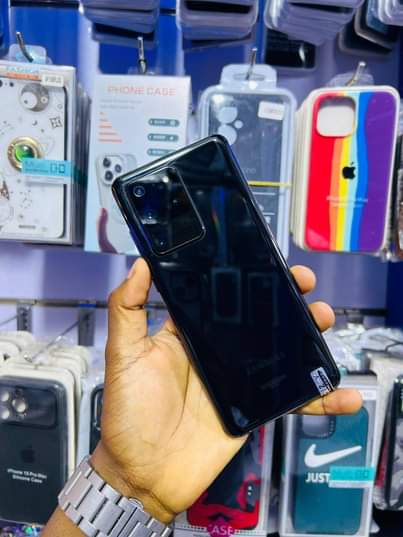 A picture of Samsung galaxy S20 Ultra 5G