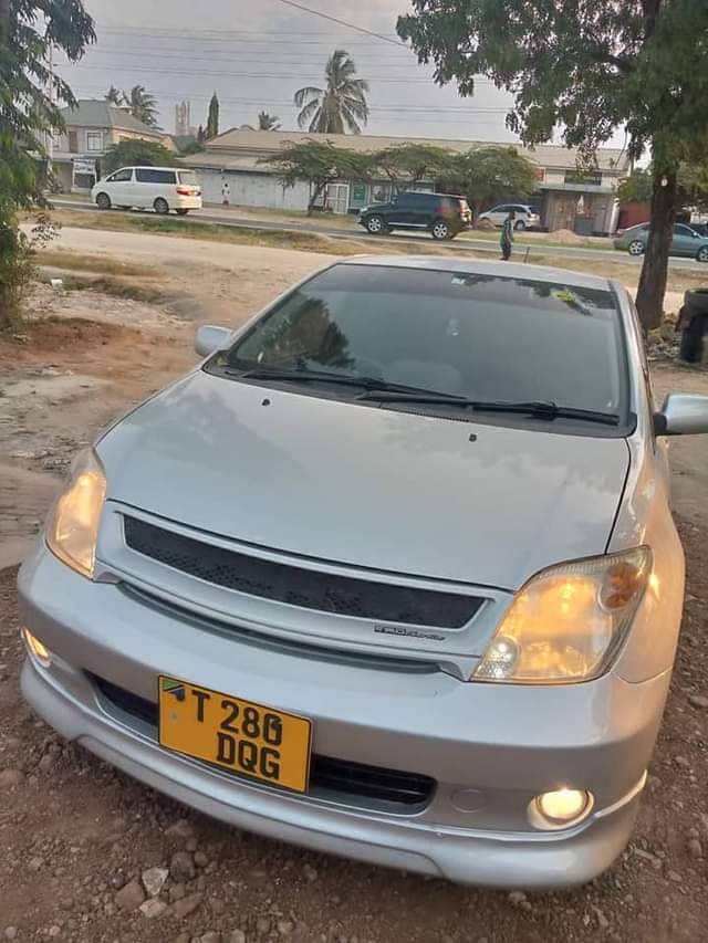 used toyota ist