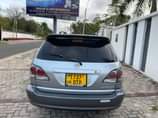 A picture of TOYOTA HARRIER OLDMODEL