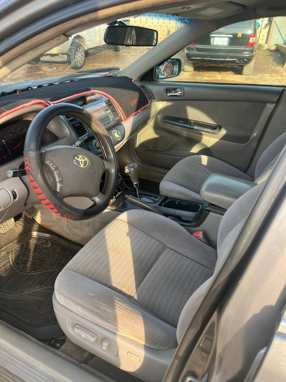 A picture of Awoof super fantastic Toyota Camry 06 with extremely untouched silent