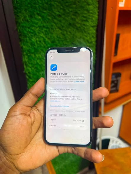 A picture of iPhone 12Pro Gb128