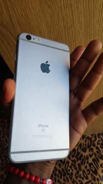 A picture of iPhone 6s plus 64GB simu haina mambo mengi njoo mbezi