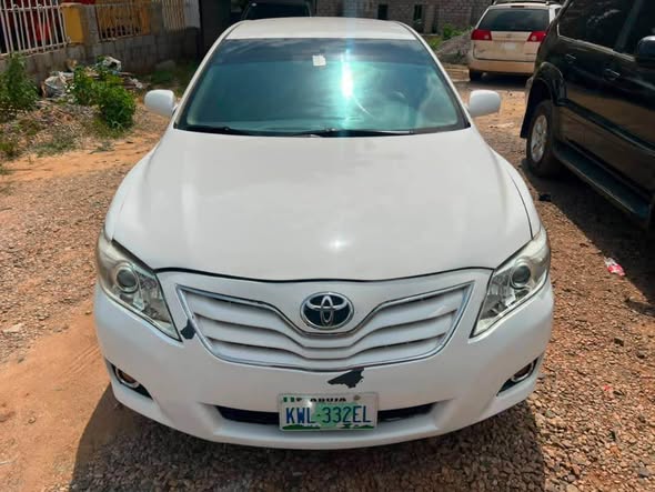 A picture of TOYOTA CAMRY 2011 07038233361