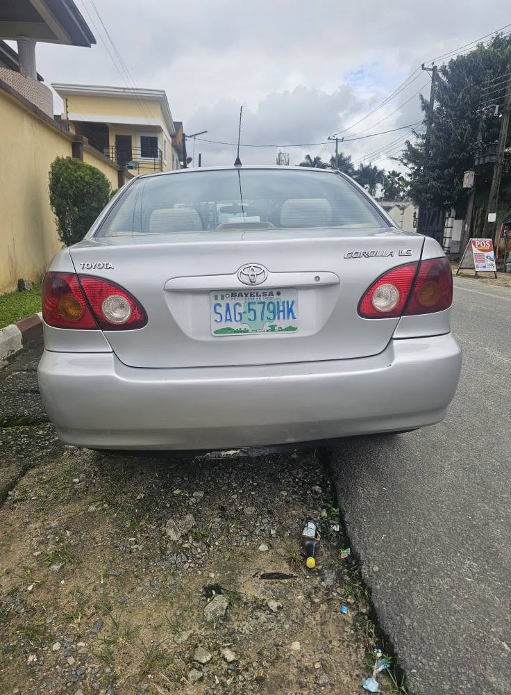 A picture of Belgium grade 2004 Toyota corolla First user First registration Sound