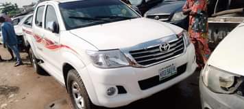 A picture of Sweet and smooth ride TOYOTA HILUX super clean and Classic
