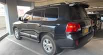 A picture of 2013 land cruizer