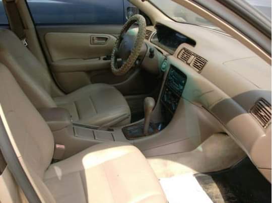 A picture of TOYOTA CAMRY