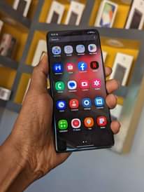 A picture of Samsung s21 ultra 5g