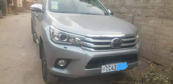 used toyota hilux
