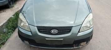 A picture of 2010 kia Rio Uber standard Automatic gear 900k Filling Ac