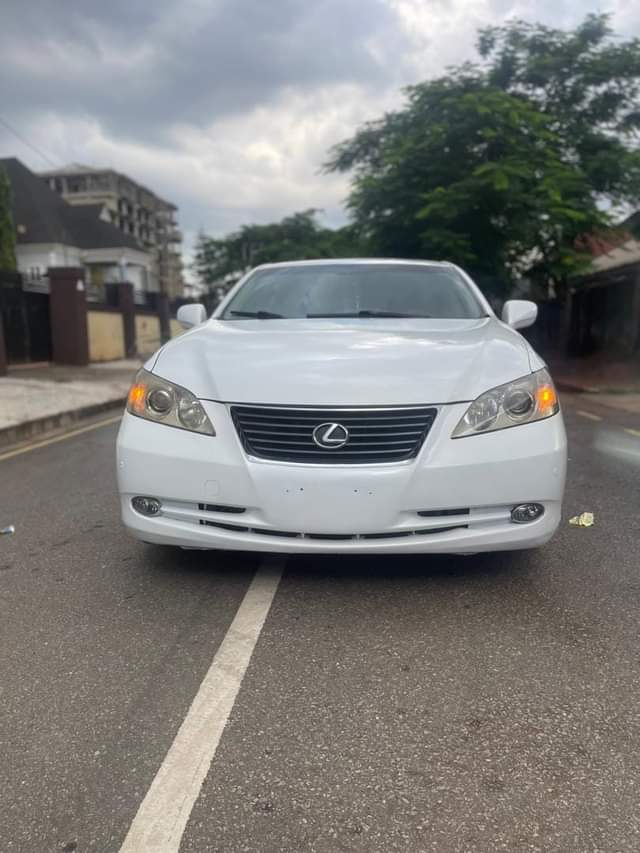 A picture of Super clean sharp Toks standard Full options with Reverse camera