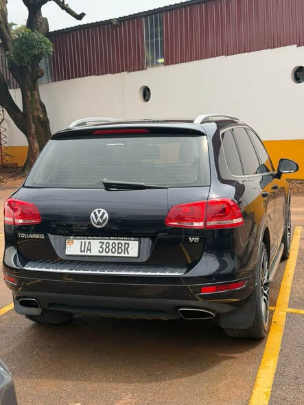 A picture of Volkswagen Touareg 2014