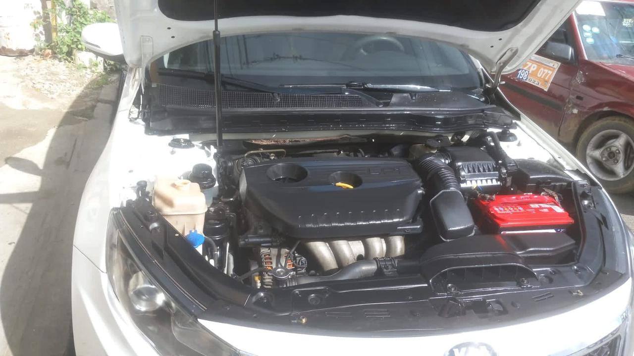 A picture of Kia k5 2013