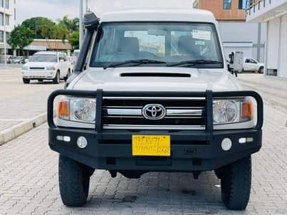 A picture of Toyota landcruiser Price 148M