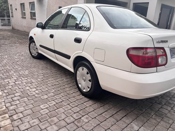 nissan almera