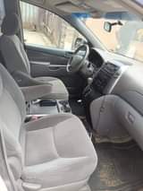 A picture of 2006 Toyota Sienna 3