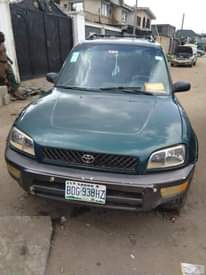 A picture of 2001 Toyota RAV4