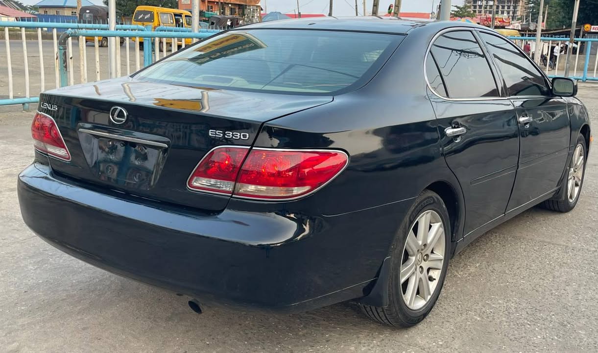 A picture of  TOKUMBO STANDARD HOT DEAL REGISTERED. Lexus ES330 Full Option