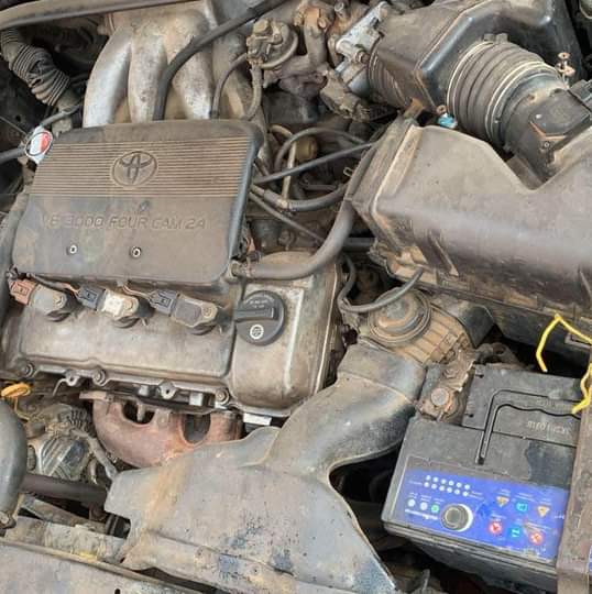 A picture of 2004 TOYOTA CAMRY V6