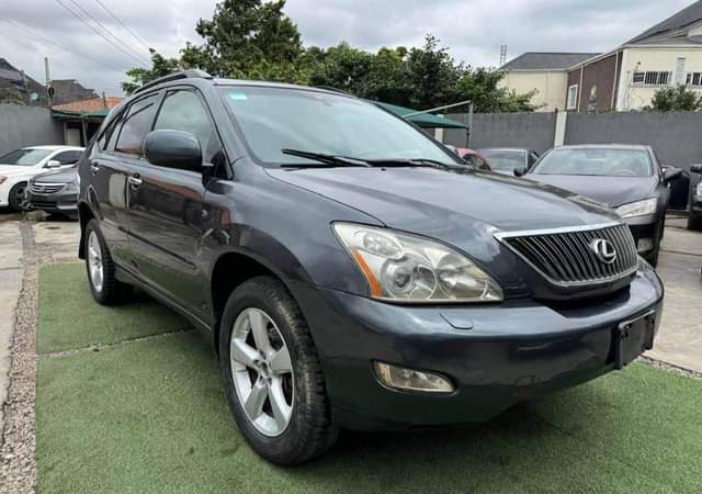 A picture of Lexus RX 330 2006 l Ojodu