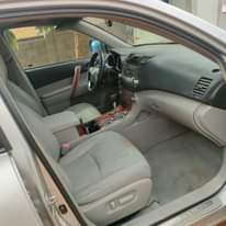 A picture of Belgium Standard 2010 Highlander Limited Keyless option with untermpered Engine