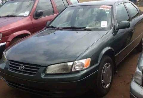A picture of TOKUNBO Toyota Camry Tiny light YEAR MODEL 2005 TRANSMISSION automatic