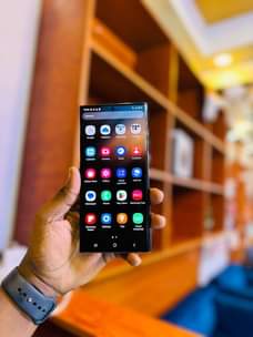 A picture of Samsung s22 ultra 128gb duos