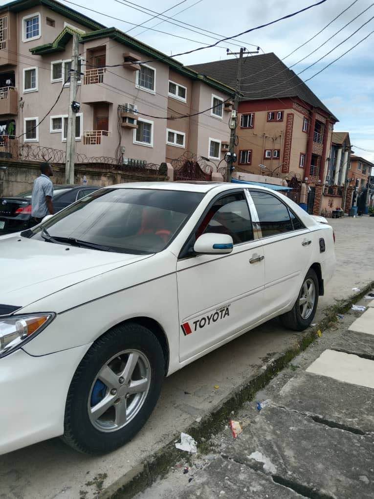 A picture of Toyota Camry 04