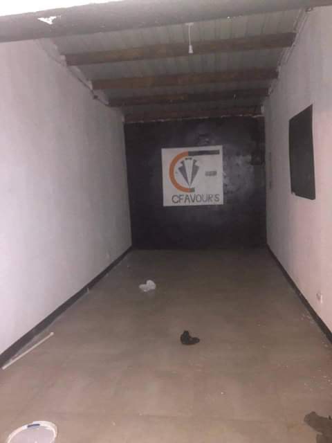 shops