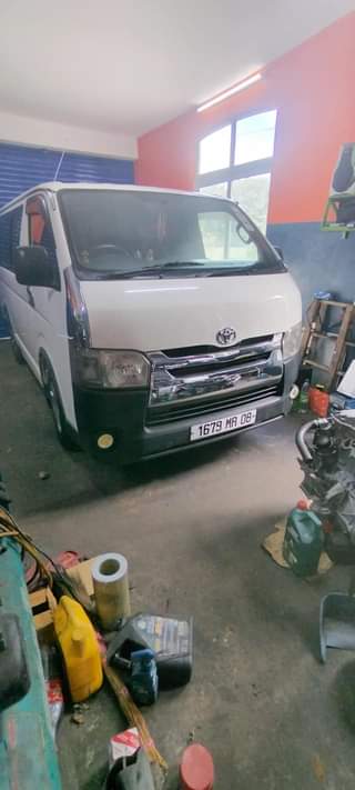 used toyota hiace