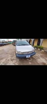 A picture of 2000 Toyota Sienna