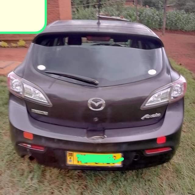 mazda axela