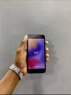 A picture of iPhone 7plus 128gb Bei 250 000 tu