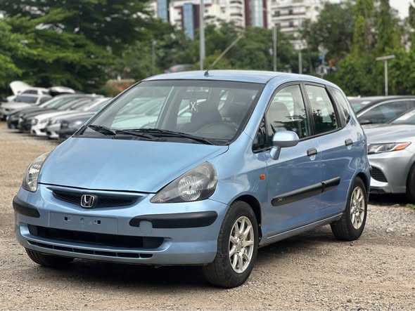 A picture of On Distress foreign used Honda jazz