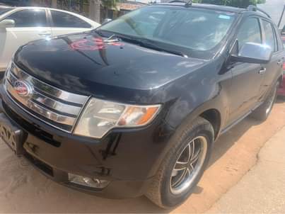 A picture of 2008 ford edge