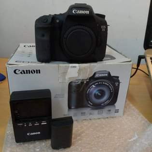 A picture of Canon 7D body