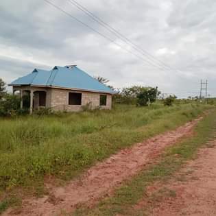 A picture of Nyumba inauzwa kiluvya makurunge milion 25 maongezi kilometres 8 kutoka
