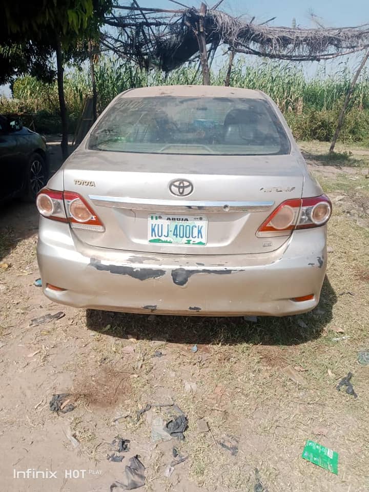 A picture of TOYOTA COROLLA 2012