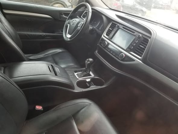 A picture of Toyota Highlander 2015 awoof deals