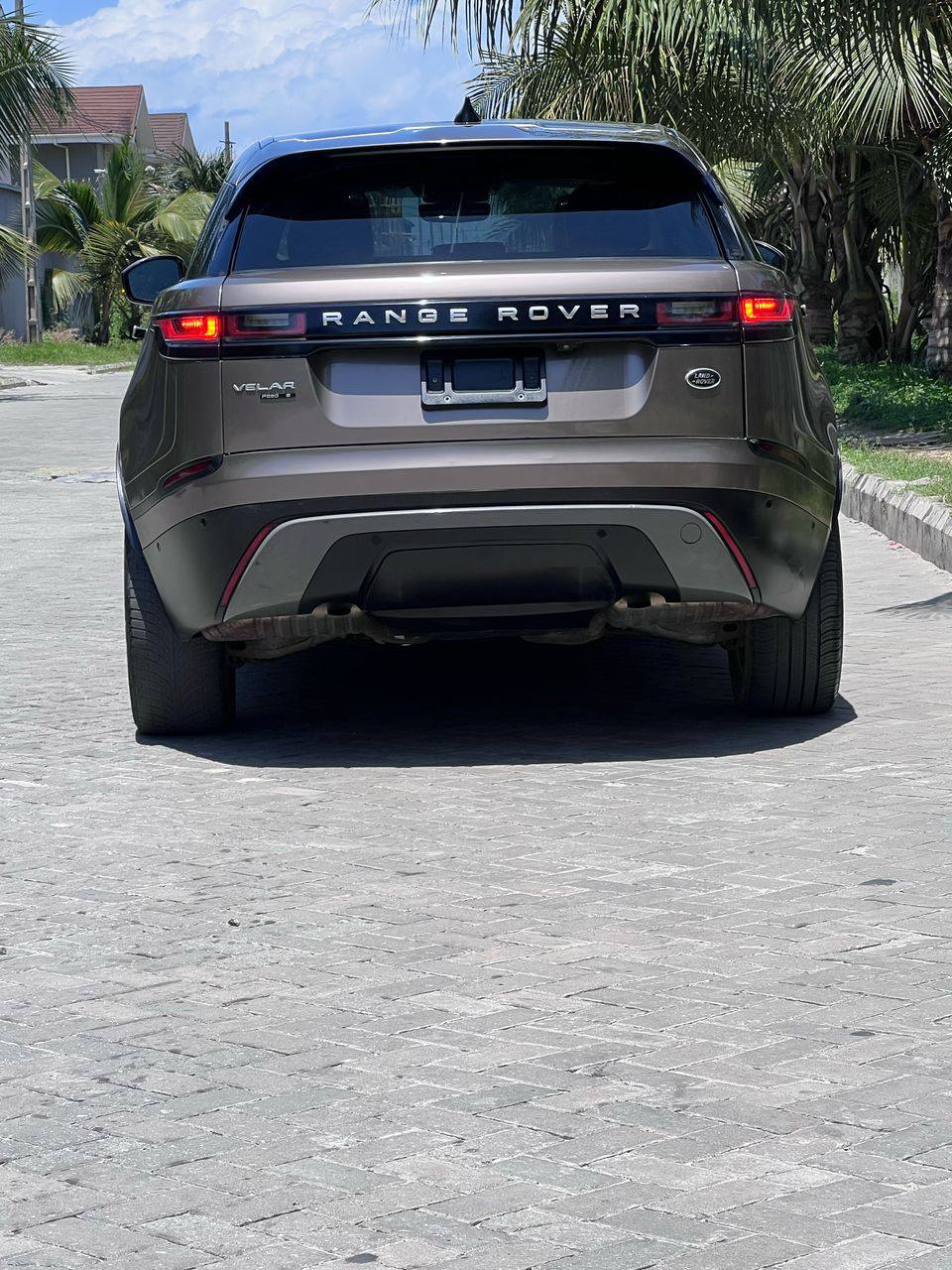 A picture of Complete Accident Free Tokunbo Range Rover Veler P250