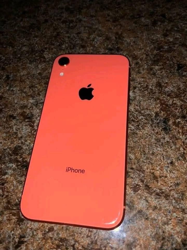 A picture of iPhone XR is available for sale 50k