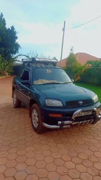 A picture of Rav4 on sale 0744248753